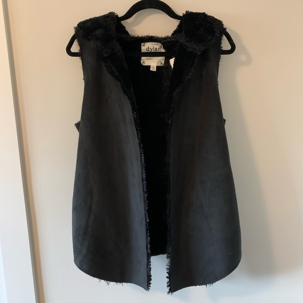NEW Dylan By True Grit Sherpa Black Vest With Hood